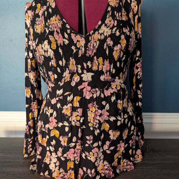 Black floral Torrid top - Picture 1 of 5